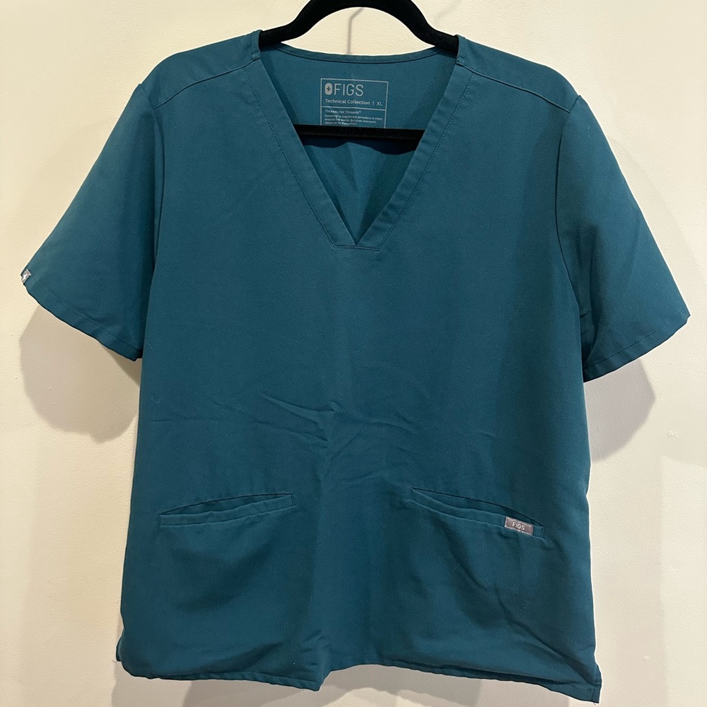 FIGS Technical Collection Women’s Scrub Top In Green / Teal With Pockets - Sz XL